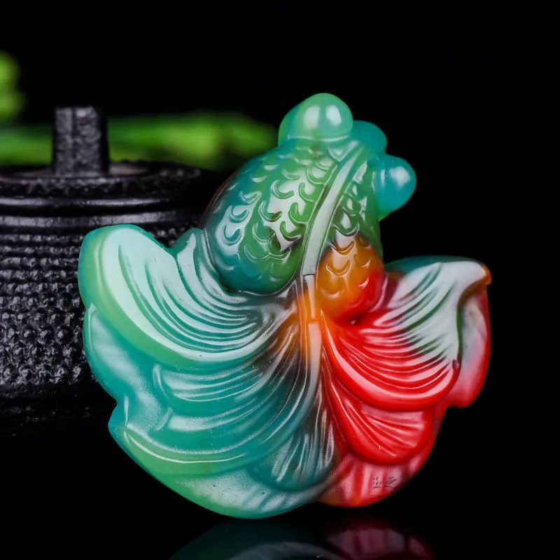 Men'S Fashion Necklaces - Chinesische Natürliche Farbe Jade Goldfisch Anhänger